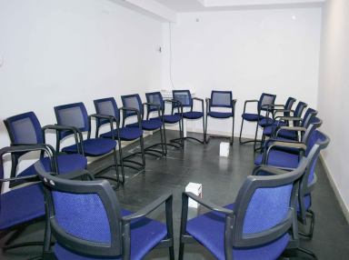 Sala para reuniones en grupo en Oficina24 | Salas de reuniones en Barcelona